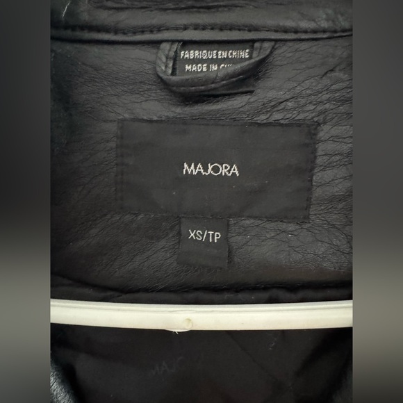 Sleek Black Leather Jacket for Women - Picture 4 of 7